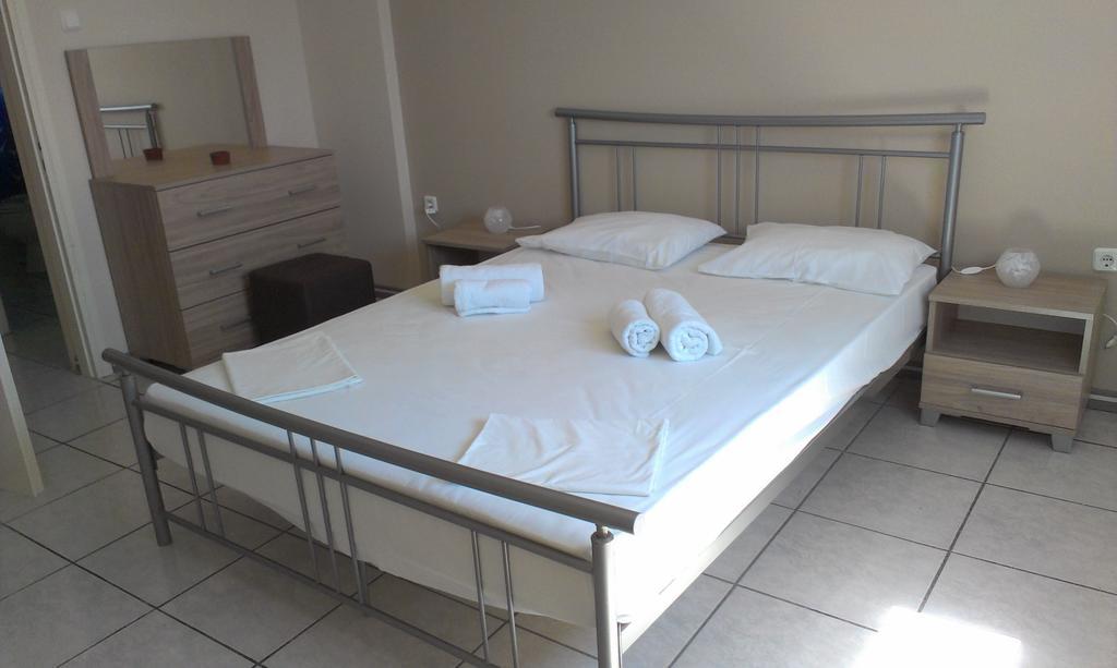 Iro Apartments Paralia Agias Foteinis Room photo