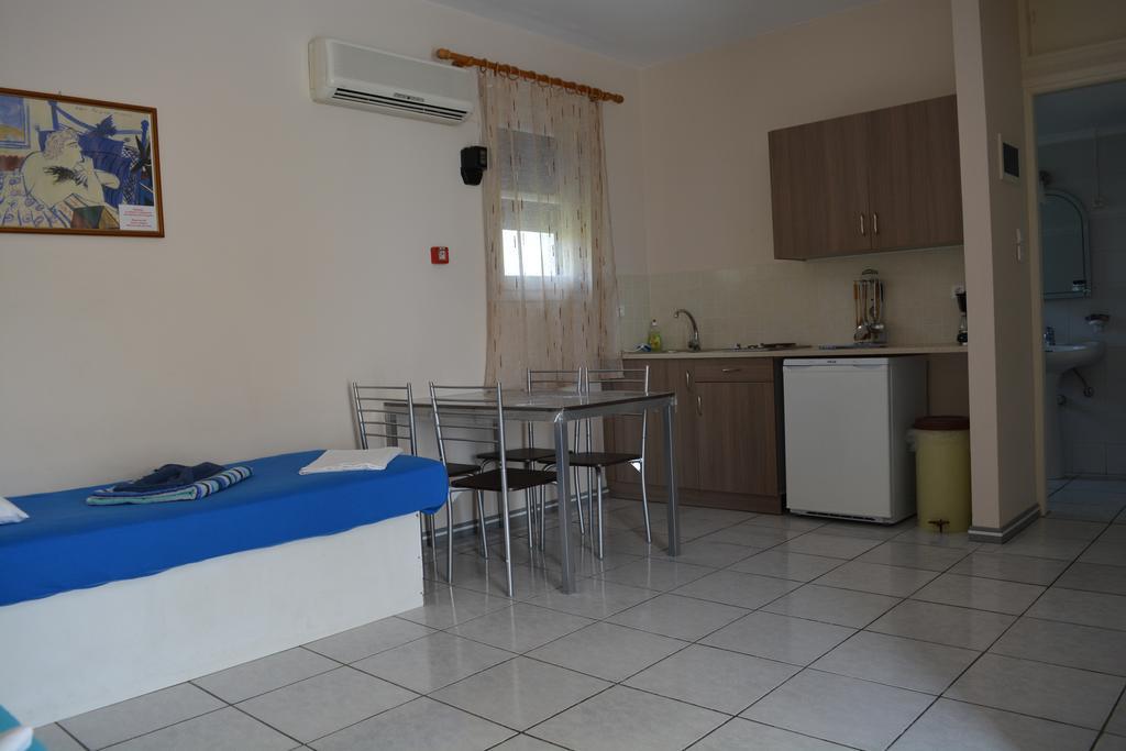 Iro Apartments Paralia Agias Foteinis Exterior photo